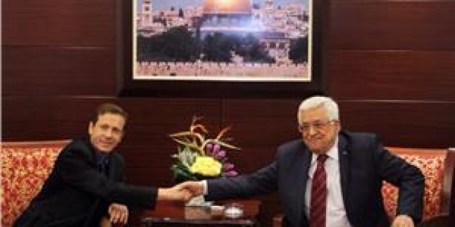 Siyonist İsrail muhalefeti lideri: Mahmud Abbas’la 3. intifadanın önlenmesi konusunda anlaştık