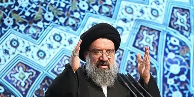 Ayetullah Hatemi: İmam Humeyni İran İslam inkılabının kimliğidir