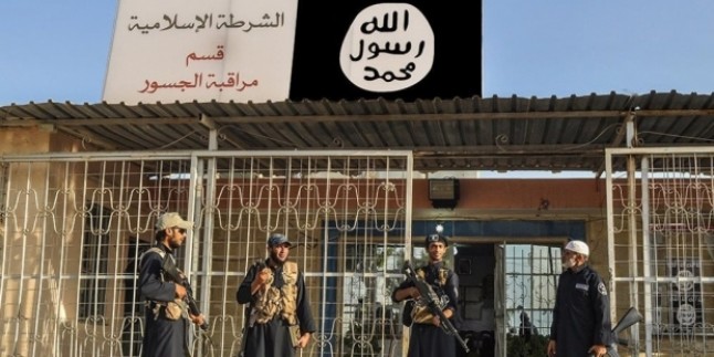 Musul’da Irak Ordusunun Başarılarını Öven 4 Kişinin IŞİD Teröristlerince Ağızları Dikildi