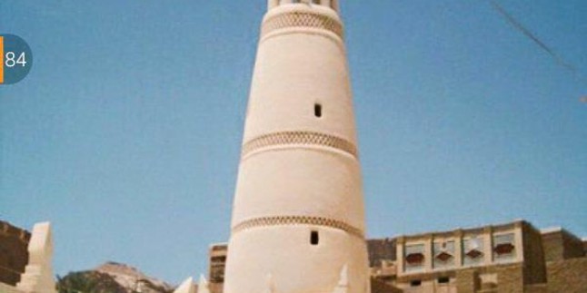 El Kaide Yemen’de 700 yıllık bir camiyi yok etti