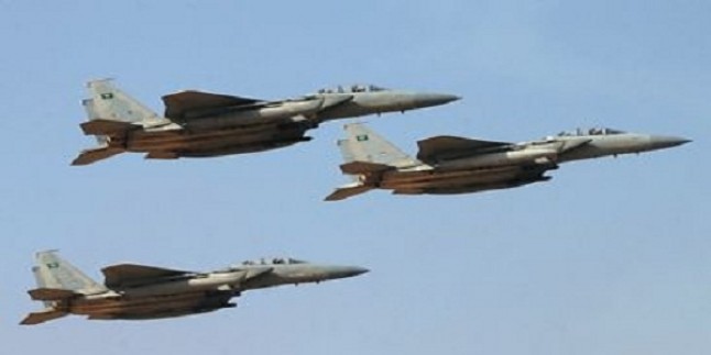 Suudiler, Cizan’da kaybettikleri üsleri bombaladı