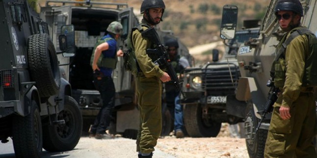 Siyonist İsrail Güçleri 19 Filistinliyi Gözaltına Aldı