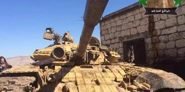 Suriye ordusu Nusra teröristlerine ait tankı ele geçirdi