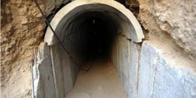 Mısır, Gazze tünellerini yıkmak için su boruları döşüyor