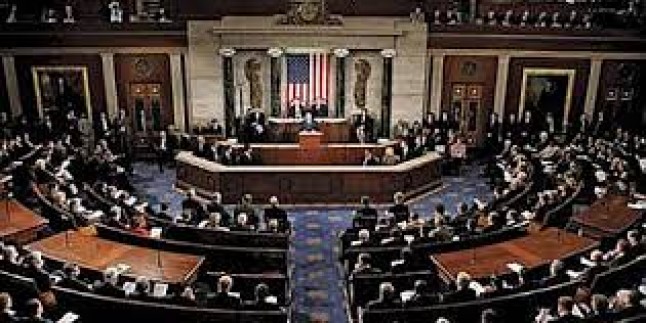Amerikan Temsilciler Meclisi’nde nükleer anlaşmayla ilgili meclis ‘olumsuz’ oy verdi.