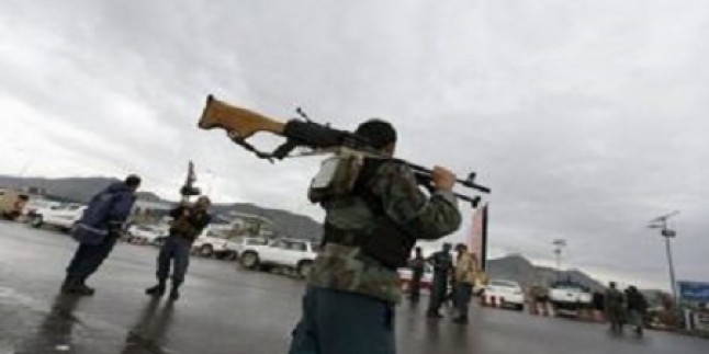 Afganistan’da Polis Konvoyuna Bombalı Saldırı: 27 Polis Adayı Öldü