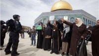 Siyonist Rejimin Baskılarına Rağmen Kudüs Halkı Aksa’ya Gitmekten Vazgeçmiyor