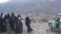 Video: Şehit Oğlunu Karşılayan Yemenli Ana: Bizi Şehadetle Şereflendiren Allah’a Hamd olsun!…