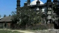 Arakan’da tarihi cami kundaklandı