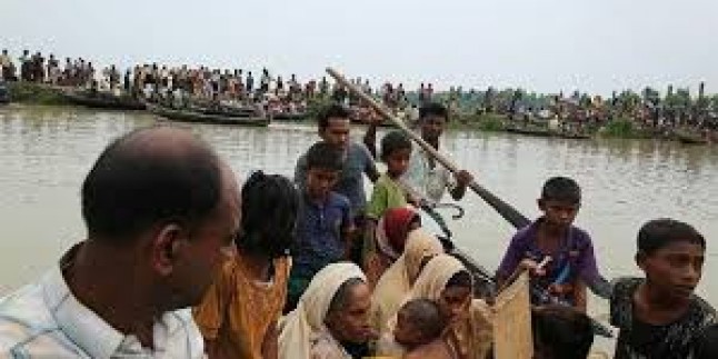 Arakanlı Müslümanları taşıyan tekne alabora oldu: 9 ölü