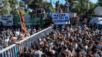 Arjantinli işçiler, işten çıkarmalara karşı ayakta