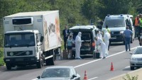 Avusturya’da içinde 26 mülteci bulunan ve aralarındaki 3 çocuğun ölmek üzere olduğu bir başka kamyon yakalandı