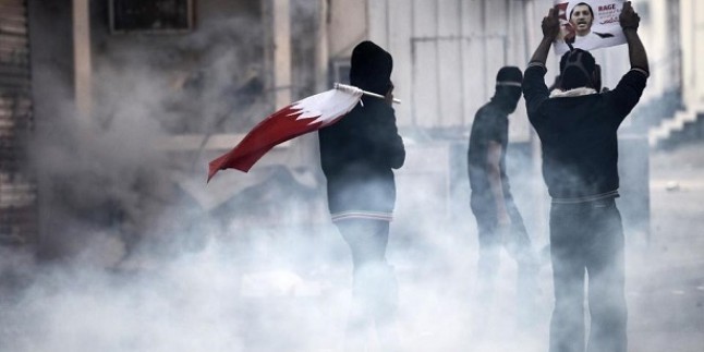 Zalim Bahreyn Rejimi, Gösterileri Sindirmek İçin Halka Saldırıyor