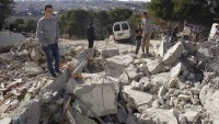 Siyonist İsrail Rejimi Filistinlilere ait 10 barakayı yıktı