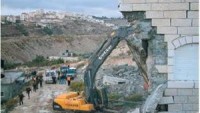 Korsan İsrail güçleri Ağustos ayında Filistinlilere ait 215 binayı yıktı