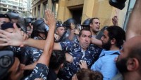 İşgal edilen Lübnan Çevre Bakanlığı binası polis müdahalesiyle boşaltıldı