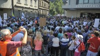 Bosnalı işçiler, yeni yasa tasarısını protesto etti