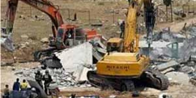 Siyonist rejim, Dehmeş köyünde Filistinlilere ait 3 evi yıktı