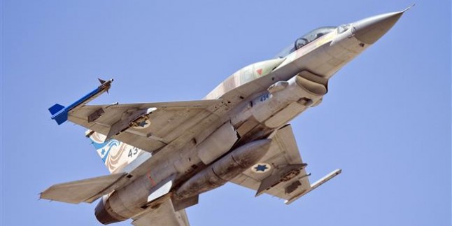 İsrail Savaş Uçakları Suriye’yi Bombaladı