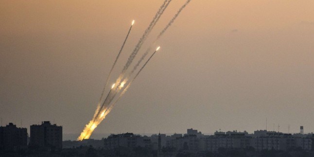 Direniş Güçleri İsrail’in Saldırılarına Cevap Verdi: 12 Yerleşim Birimi 30 Grad Füzesiyle Vuruldu