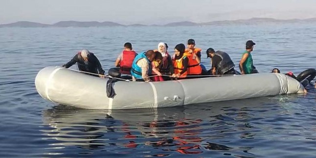 Yunan Sahil Güvenliği Göçmenlerin Botlarını Batırıyor