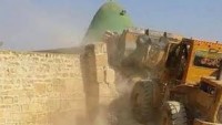 El Kaide Teröristleri Yemen’de Dini Mekanları ve Mezarlıkları Tahrip Ediyor