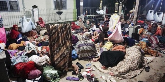 Endonezya’da 45 bin depremzede yardım bekliyor
