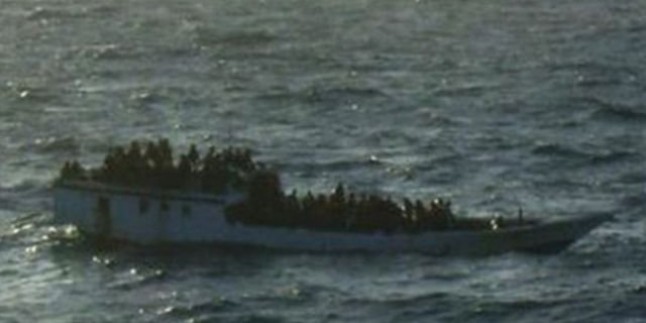 Endonezya’da işçileri taşıyan teknenin alabora olması sonucu 20 kişi öldü