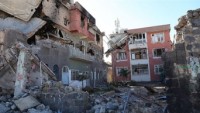Sur’da evler, içindeki eşyalarla yıkılıyor