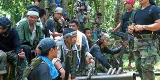Filipin Ordusu İle El Kaide Yanlısı Teröristler Çatıştı