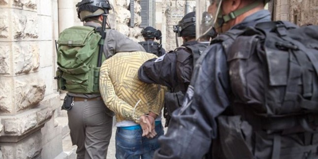 İşgal Güçleri Batı Yaka ve Kudüs’te 8 Filistinliyi Gözaltına Aldı