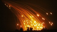Katil Amerika koalisyonu Suriye’de beyaz fosforla Deyr ez-zor’a Saldırdı