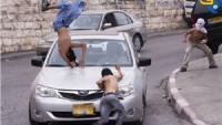 Yahudi Yerleşimci Filistinli İki Gence Otomobiliyle Çarpıp Kaçtı
