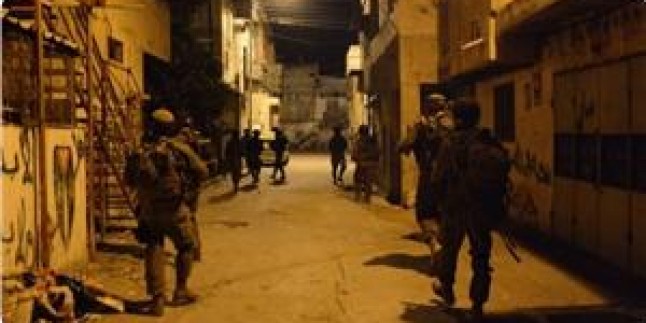 İşgalci Askerlerin Düzenlediği Baskında İki Filistinli Genç Yaralandı