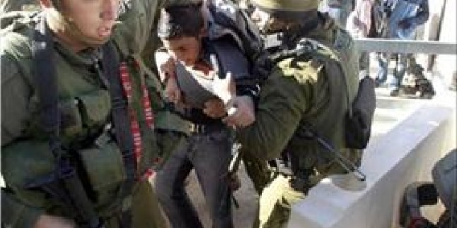 İşgal Güçleri Geçen Hafta 102 Filistinliyi Tutukladı