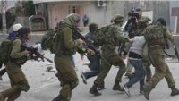 Siyonistler El-Halil’de Düzenledikleri Baskınlarda da Yedi Filistinliyi Tutukladı
