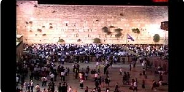 Yahudi Yerleşimciler Dün Gece Kudüs’te Yürüyüş Düzenledi