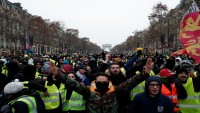 Fransa’da Sarı Yelekliler’in gösterisi dün de devam etti