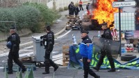 Fransa’da sokak protestolarında 30 polis yaralandı