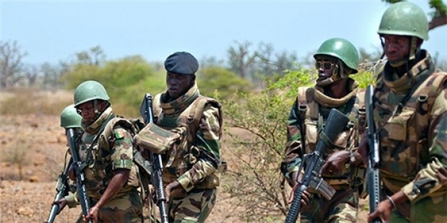 Gambiya sınırında, kaos büyüyor