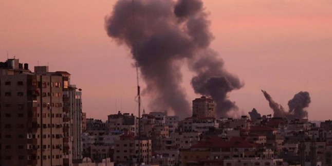 Siyonist İsrail Savaş Uçakları Gazze Direnişçilerini Bombaladı