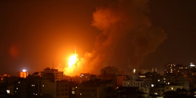 Siyonist İsrail Savaş Uçakları Gazze’yi Yoğun Bir Biçimde Bombalamaya Başladı