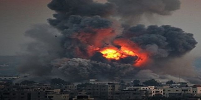 Siyonist İsrail Savaş Uçakları’nın Gazze’de Bir Evi Bombalaması Sonucu Biri Ağır 4 Filistinli Yaralandı