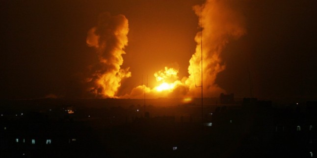 Siyonist İsrail Savaş Uçakları Gazze’de Direnişçilere Ait Hedefleri Bombaladı