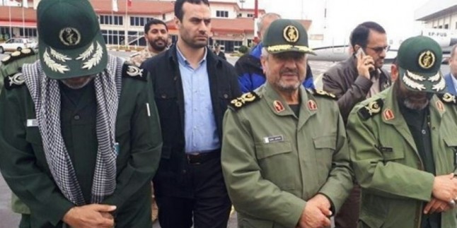İran Devrim Muhafızları Komutanı General Caferi, Selzede Bölgelerini Ziyaret Etti