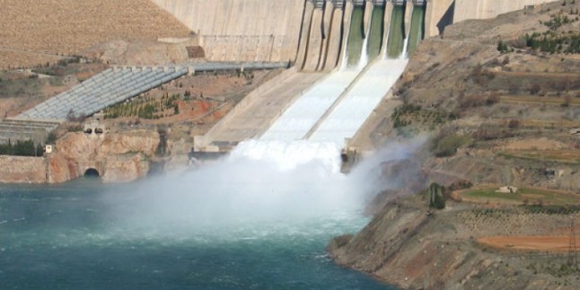 İranlı uzman: Türkiye’nin aşırı baraj inşaatı çevreyi mahvetti