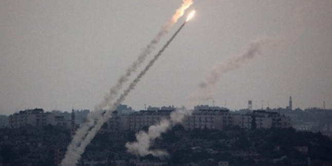 Siyonist İsrail’in Kisufum, Kerem Ebu Salim, Ulumim Ve Erez Askeri Üsleri Füzelerle Vuruldu