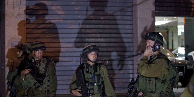 İşgal Güçleri Batı Yaka ve Kudüs’te 7 Filistinliyi Gözaltına Aldı