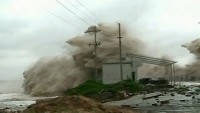 Hato tayfunu Hong Kong’u vurdu