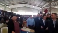 Video: Bakan Çavuşoğlu, Kendisine dert yanan esnafı dinlemeden bulunduğu yeri terk etti!